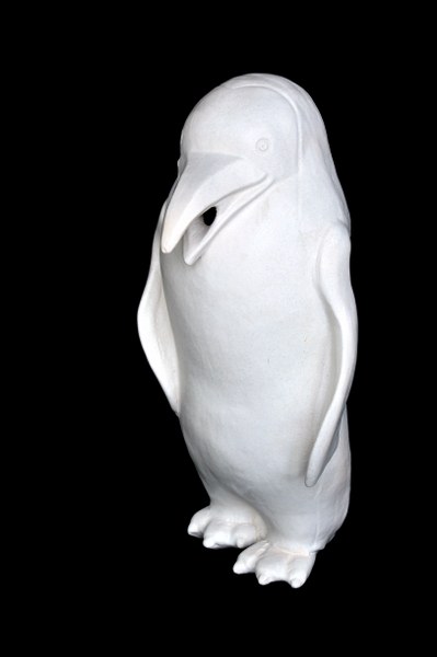 Keramikfigur Pinguin z.B. als Wasserspeier aus Keramik für Ihren Brunnen oder Eisbecken